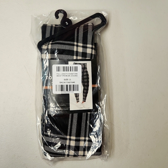 ❤️NWT VINTAGE TORRID LEGGING - LOVELY PLAID - COMFORT WAIST - OPAQUE - PLUS SIZE - Picture 4 of 13